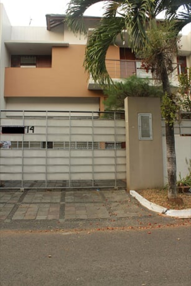 Rumah Mewah dan Nyaman, Pondok Indah, Jakarta Selatan