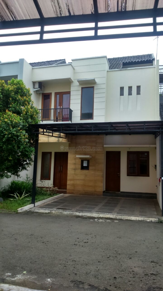 Rumah Bagus Dalam Town House Di Pejaten, Lingkungan Tenang, Aman dan Nyaman, Pejaten, Jakarta Selatan