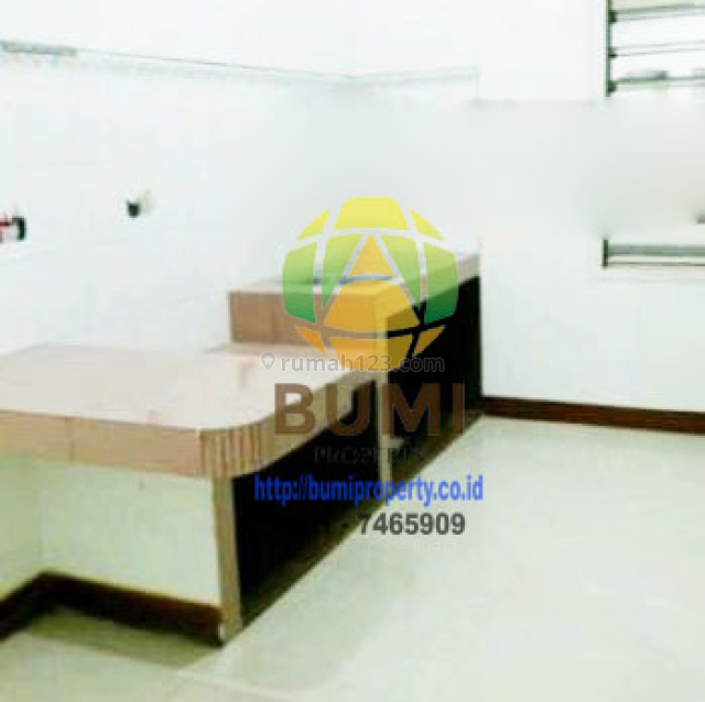 Rumah siap huni komplek perumahan, Solo Baru, Solo
