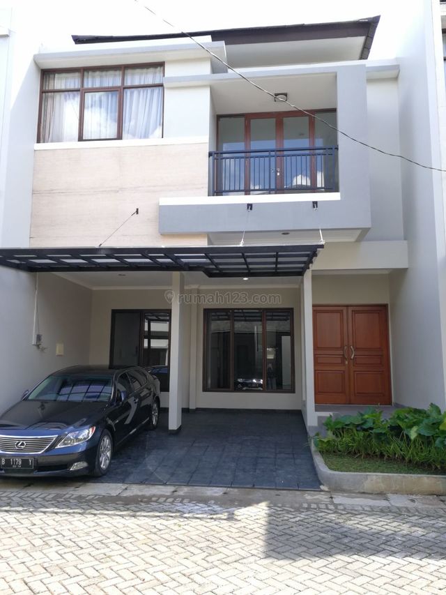 RUMAH CANTIK DALAM PERUMAHAN DI JALAN BERLIAN CILANDAK JAKARTA SELATAN, Cilandak, Jakarta Selatan