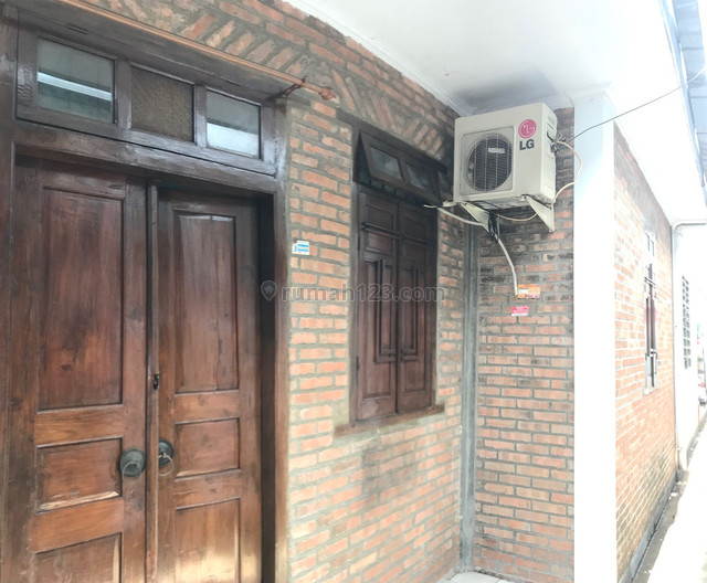RUMAH SIAP HUNI BENTUK KONTRAKAN/PETAKAN DI BELAKANG KOMPLEK BRI CIPETE JAKARTA SELATAN, Cipete, Jakarta Selatan