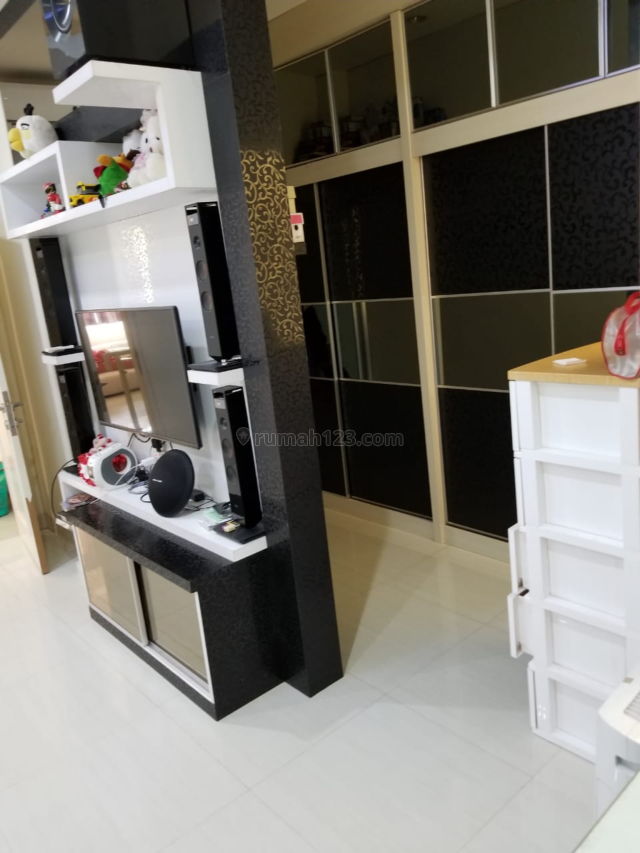 TERMURAH !!! Rumah Golflake Full Bangunan Semifurnished, Cengkareng, Jakarta Barat