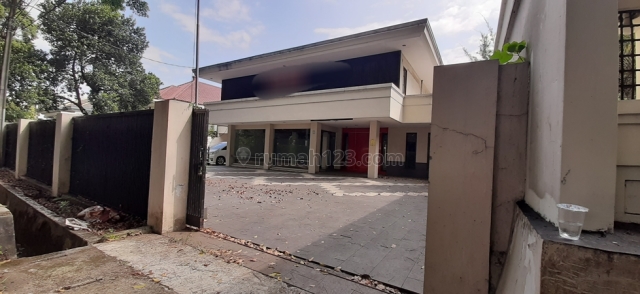 Rumah 2 lantai LUX, halaman parkir luas mainroad sayap Cihampelas Bandung, Cihampelas, Bandung