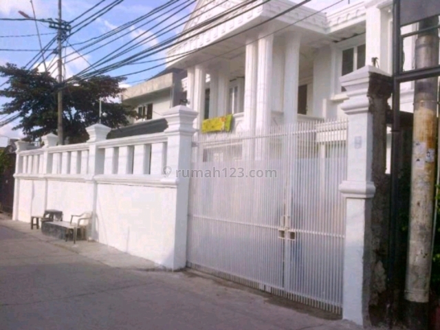 Rumah Cantik Strategis Lokasi Elite Guntur Setiabudi Jakarta Selatan, Guntur, Jakarta Selatan