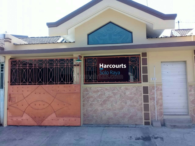 Rumah Cantik asri siap pakai, Grogol, Solo