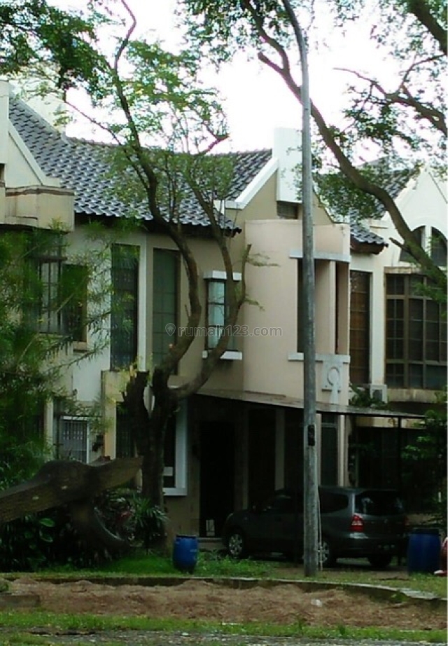 rumah di Taman New Britania, Lippo Karawaci, Tangerang