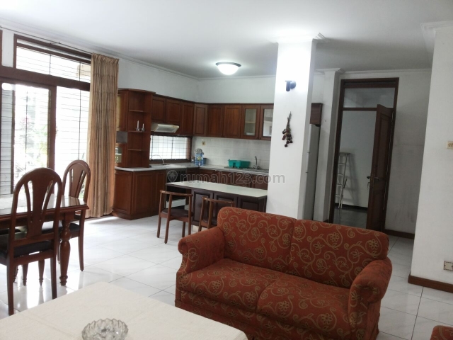 Rumah disetrasari siap huni lokasi strategis, Setra Sari, Bandung