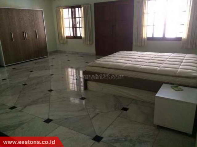 Rumah Lingkungan Tenang di Pondok Indah (PD008350), Pondok Indah, Jakarta Selatan