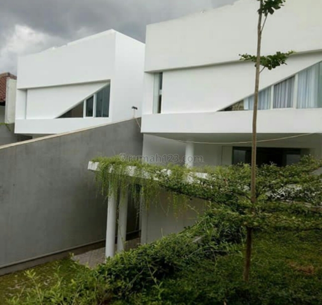 Rumah Desain Modern Minimalis dalam TownHouse di Jeruk Purut, Ampera, Jakarta Selatan