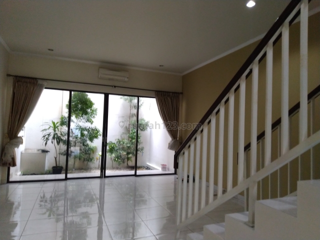 Rumah Modern Minimalis siap huni, Cilandak TB Simatupang Jakarta Selatan, Cilandak, Jakarta Selatan