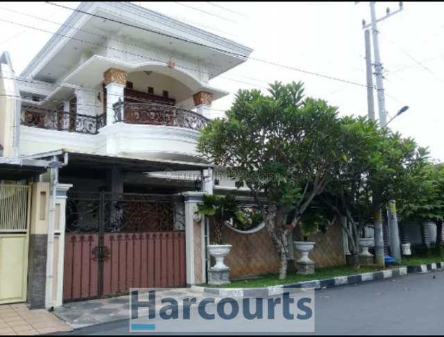 Rumah megah mewah arsitektur Eropa di perumahan paling bergengsi, Sukoharjo, Sukoharjo