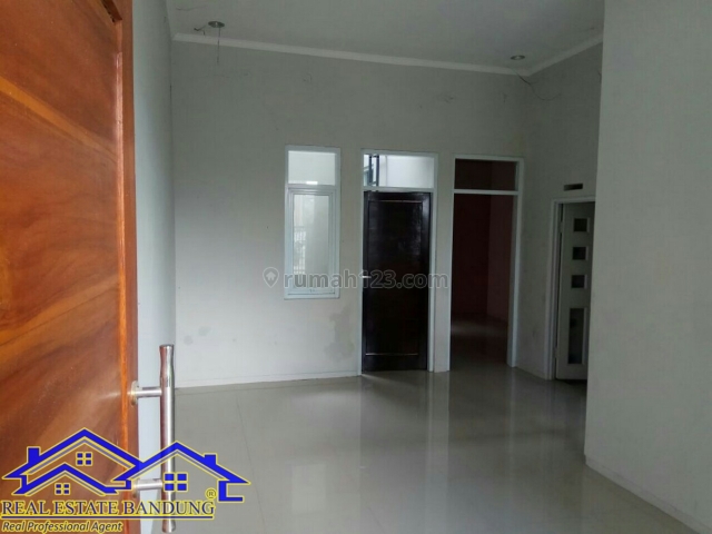 rumah dua lantai di arcamanik, Arcamanik, Bandung
