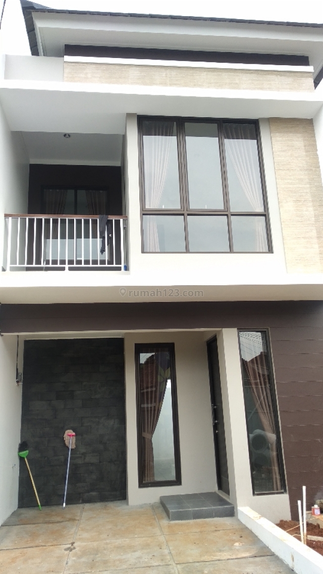 Cluster baru 2 lantai di serpong tangsel hanya 3 menit ke jalan utama dan 10 menit pintu tol bsd/stasiun rawabuntu, BSD City, Tangerang