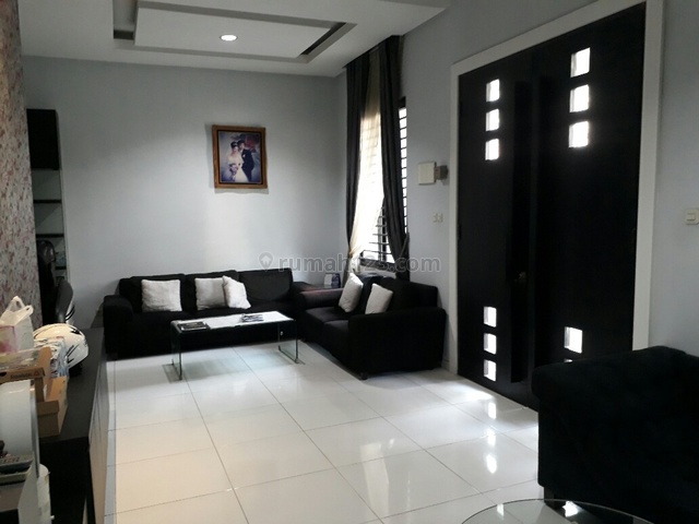 Rumah 2 Lantai Full Furnish langsung huni sangat layak pakai, Kelapa Gading, Jakarta Utara