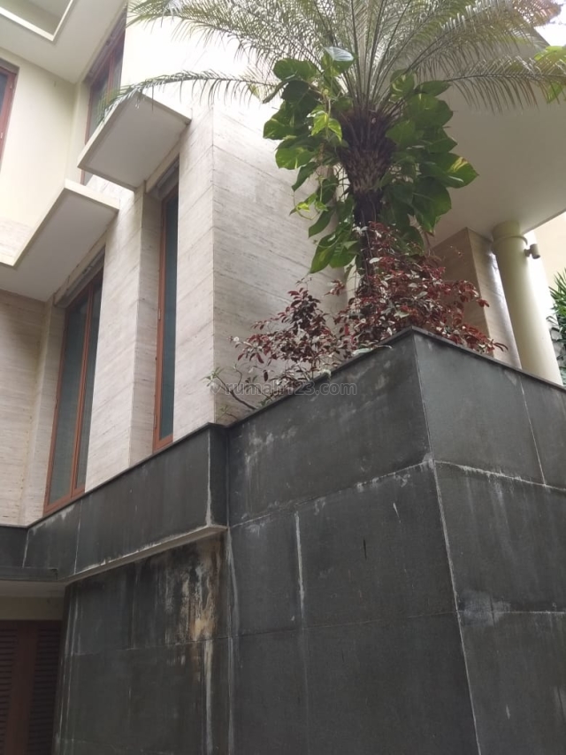 RUMAH JL.DENPASAR BARAT KUNINGAN 4500 USD, Kuningan, Jakarta Selatan