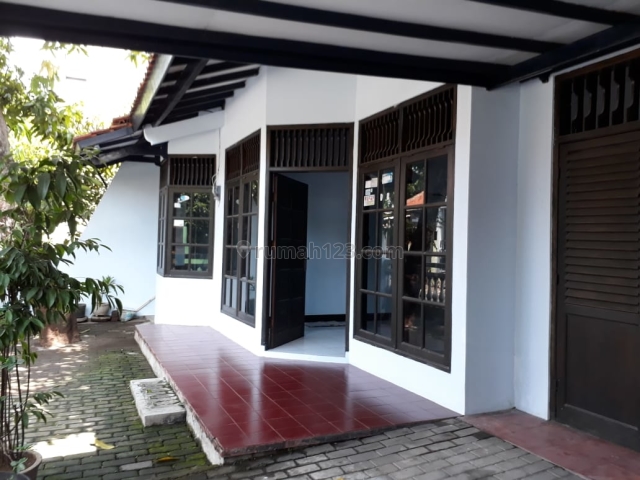 RUMAH ISTIMEWA SIAP TINGGAL DI KAWASAN HUNIAN YANG NYAMAN, Pusponjolo, Semarang