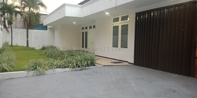 Comfortable house in Bangka area for Office or residential, Bangka, Jakarta Selatan