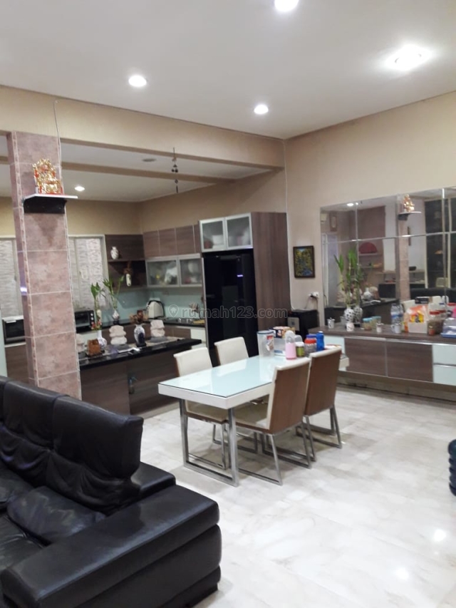MURAH.....RUMAH CROWN GOLF - PIK BOULEVARD HADAP TIMUR SUDAH RENOV, Pantai Indah Kapuk, Jakarta Utara