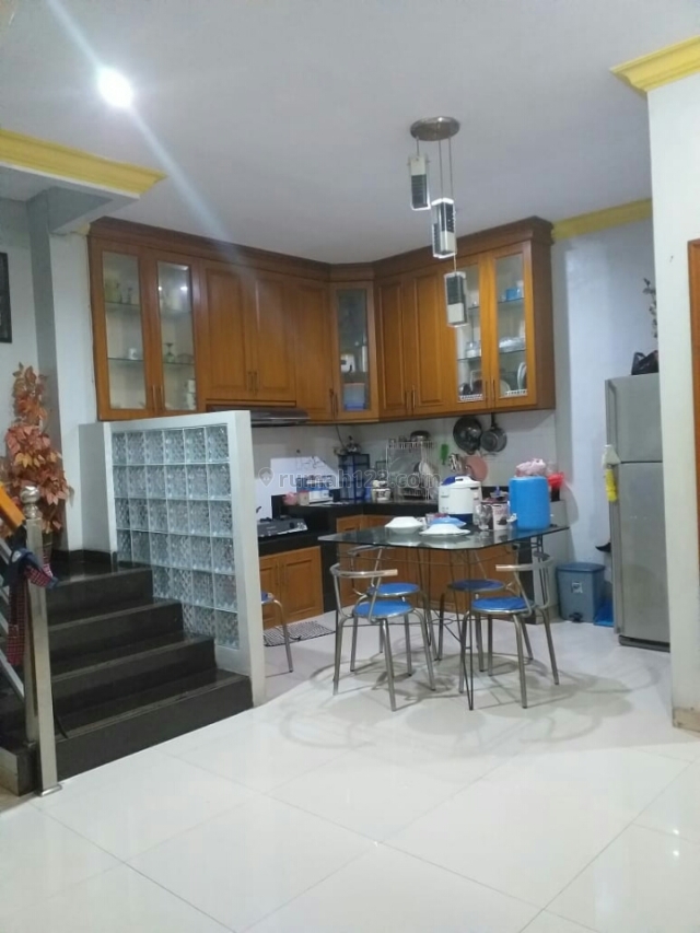 Rumah minimalis 3 lantai, LT 90m2, rapih, komplek, jalan 2 mobil, 4KT, harga 2.7 Milyard, Sunter, Jakarta Utara