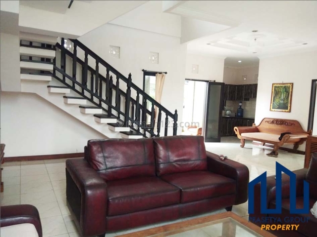 598Y450. MURAH ! Rumah Fulfurnished Style Villa isi Pool Link Villa Area Gn Salak, Padangsambian Kelod, Denpasar