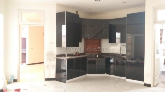 Rumah di Puri Indah Blok K, Puri Indah, Jakarta Barat
