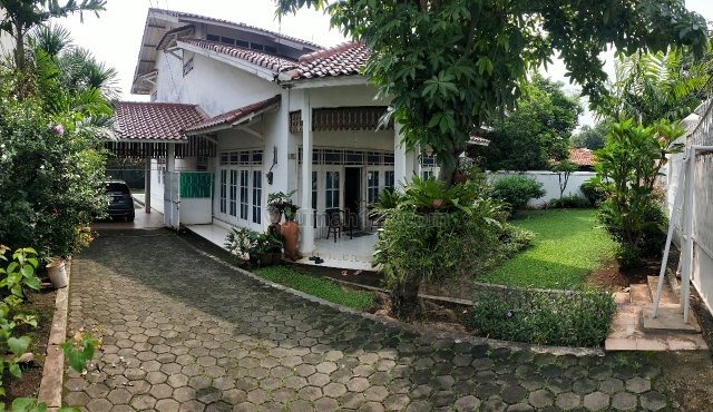 RUMAH ASRI LAHAN LUAS DI JATIBENING BARU PONDOK GEDE BEKASI, Jatimakmur, Bekasi