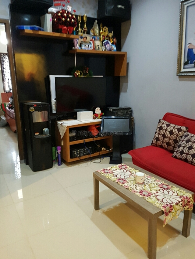 Rumah 2.5lnt, komplek, LT 98 m2, jalan lebar 2.5 mobil, harga 2.6 M, Sunter, Jakarta Utara