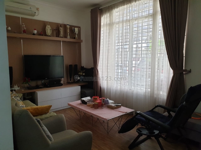 Rumah greenlake city cluster eropa renov 2.5lt semi furnished shm, Kresek, Tangerang