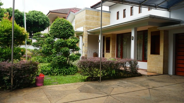 Rumah Terwat Dalam Komplek Di Lebak Bulus, Lebak Bulus, Jakarta Selatan
