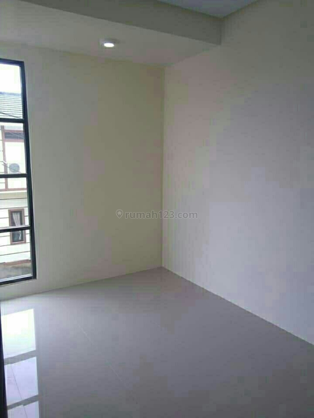 Rumah 2 Lantai Cantik dan Asri, Lengkong Kulon, Tangerang
