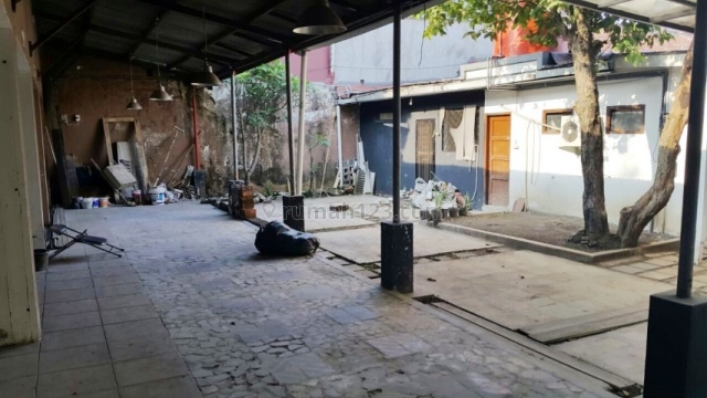 Rumah Lt. 900m Sayap Dago cocok untuk Cafe Resto Bandung, Dago, Bandung