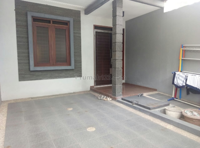 Jarang Ada - Rumah Minimalis Siap Pakai di Taman Holis Indah 2 dekat Kopo, Sumbersari Bandung, Holis Cigondewah, Bandung