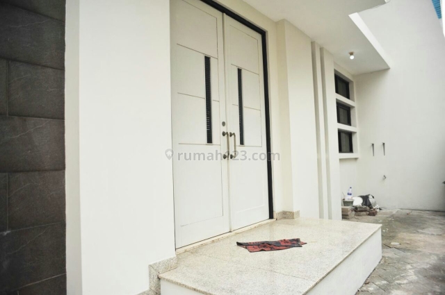 Rumah 2 Lantai Tanjung Duren Jalan 2 Mobil, Tanjung Duren, Jakarta Barat
