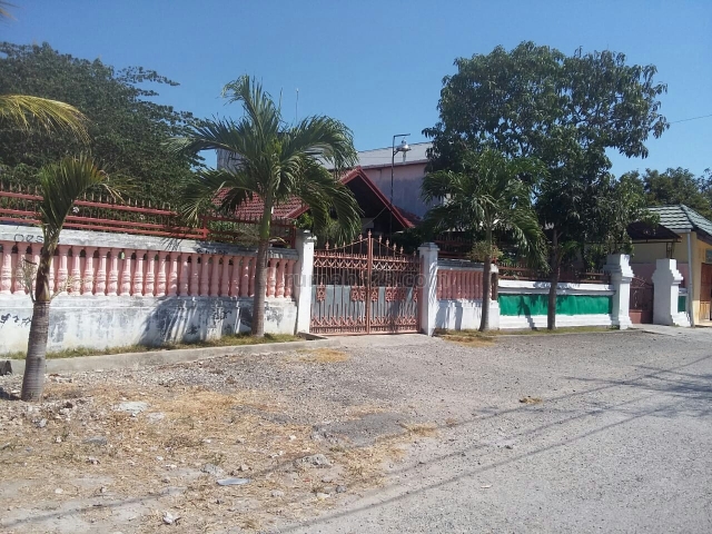 Rumah dan Tanah Luas di Kupang, Kupang Barat, Kupang