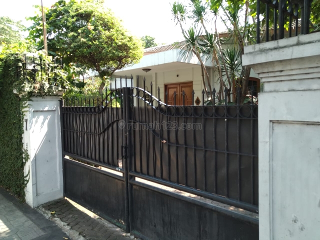Rumah Menteng jakarta pusat. Kondisi Terawat 909m2, Menteng, Jakarta Pusat