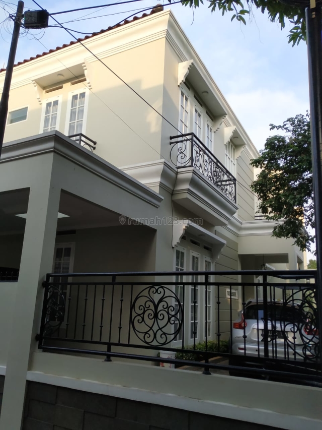 Rumah Mewah Dan Sterategis, Duren Sawit, Jakarta Timur