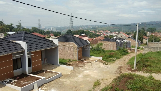 Rumah Model Minimalis Baru Nyaman, Asri dengan Pemandangan Indah Kota Bandung, Hawa Sejuk,, Jatinangor, Bandung