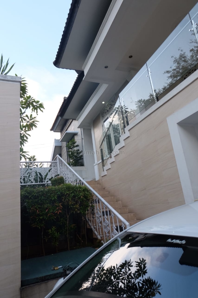 Rumah Classic Modern 3Lt di Pondok Indah, Pondok Indah, Jakarta Selatan