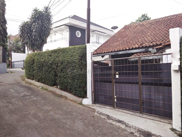 Rumah Luas di Cigadung, Sayap Dago, Cigadung, Bandung
