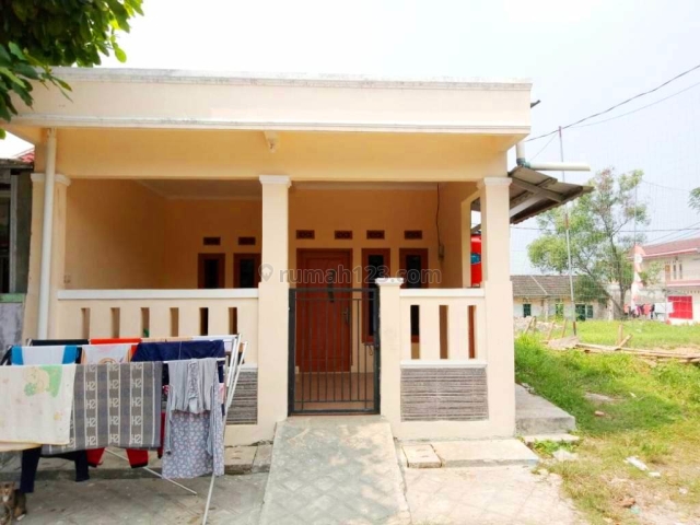 Rumah Hook Megaregency Cikarang, Serang Baru, Bekasi