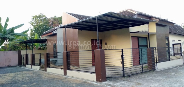 Rumah dekat Alun alun Sragen, Karangmalang, Sragen