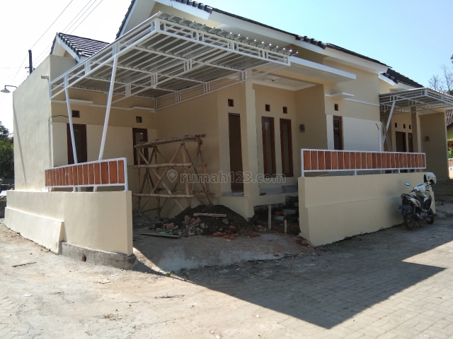 Rumah BARU Minimalis - Harga Super Ekonomis Hook di Jalan Gito Gati dekat Masjid Suciati dan Sleman City Hall, Sleman, Sleman