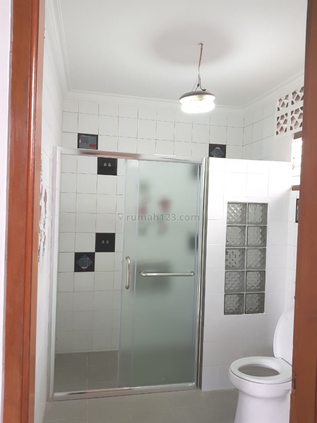 Rumah Kedoya Permai, Kebon Jeruk, Jakarta Barat