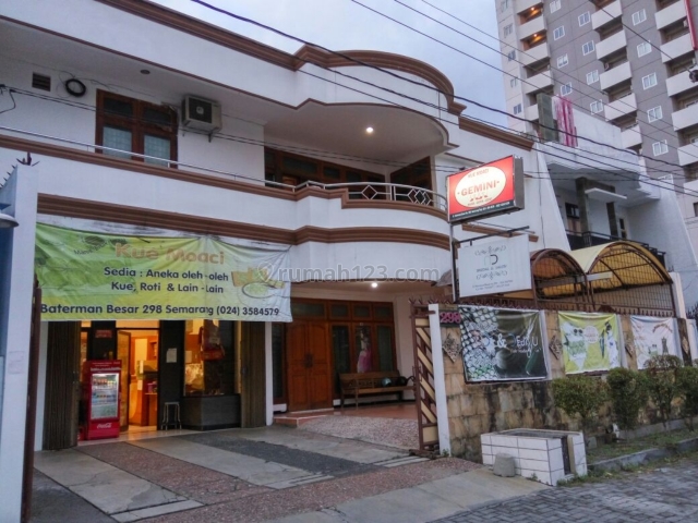 rumah kos di gajahmada semarang lt320,lb600m2, Gajahmada, Semarang