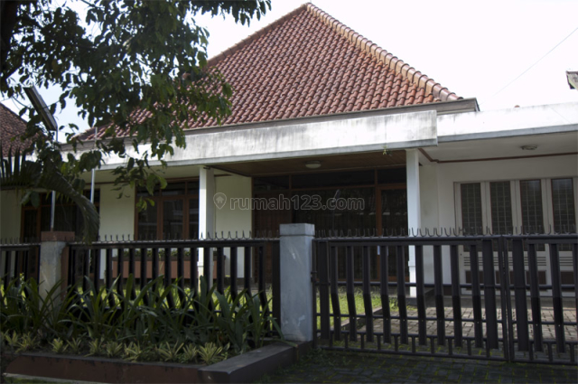 Rumah sayap riau dekat gedung sate untuk tinggal / kantor, Riau, Bandung