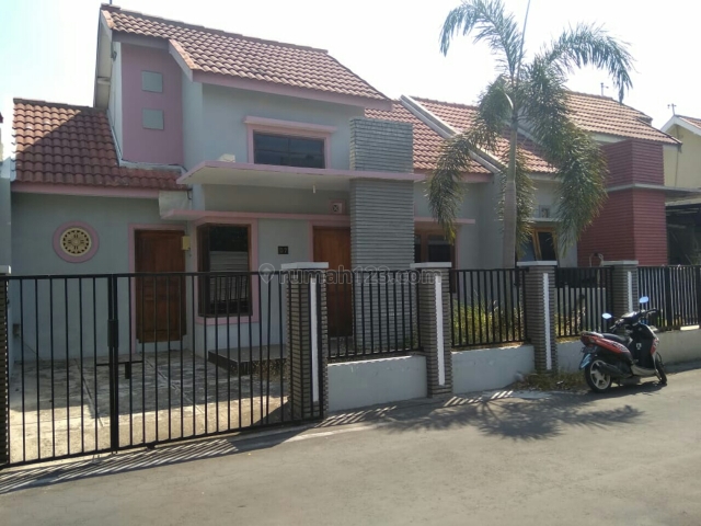 Rumah cantik dalam cluster, Solo Baru, Solo