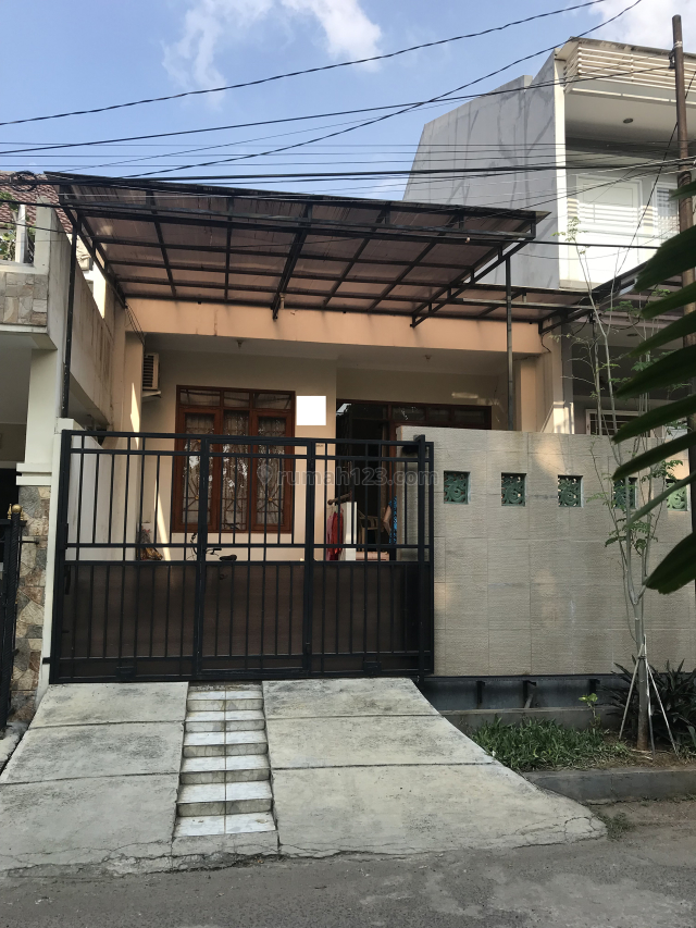 Lepas Cepat siapa dapat!! Murah Rumah rapi siap huni klp gading uk 6x17m 1,5lt sdh tinggi dr jln,lbr jln 2,5mobil depan taman, Kelapa Gading, Jakarta Utara