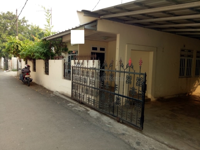 Rumah Lapang di Curug Cempaka Pondok Gede Bekasi, Pondok Gede, Bekasi