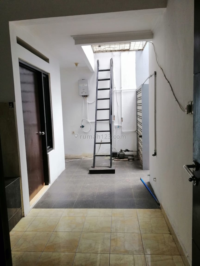 Rumah cantik asri dalam komplek bona indah, Lebak Bulus, Jakarta Selatan