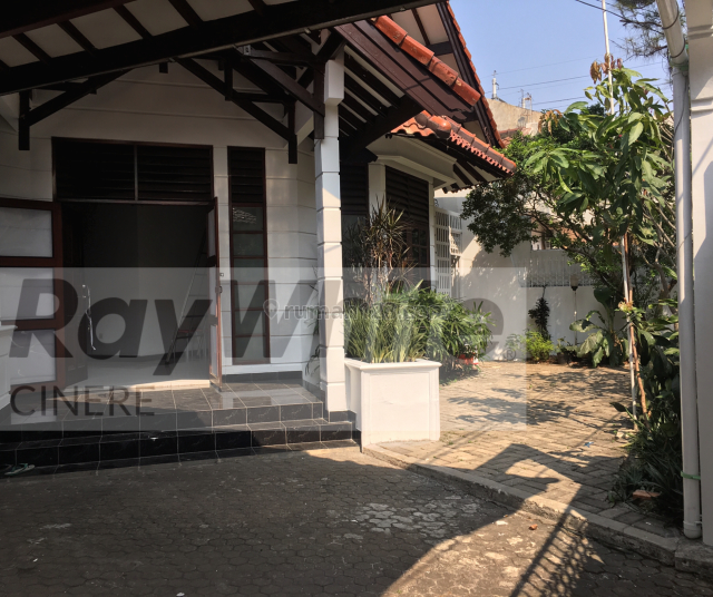 Rumah di dekat Cilandak Town Square, cocok untuk kantor / tempat tinggal, Cilandak, Jakarta Selatan